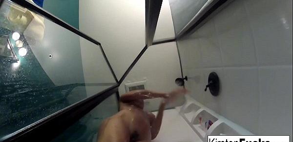  MILF Kirsten showers with an underwater camera